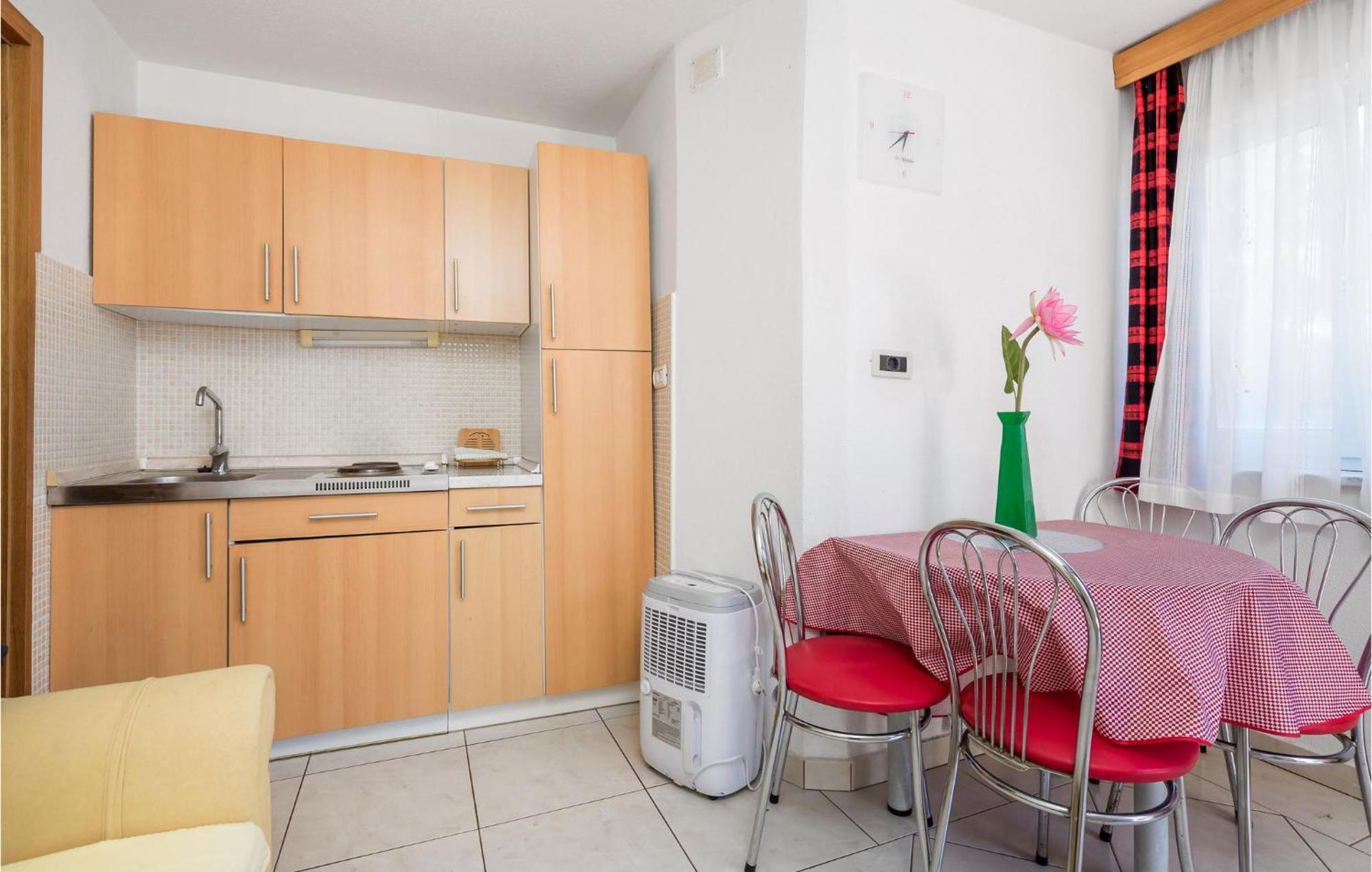 Beach Front Apartment In Punta Kriza With Kitchen Exterior photo
